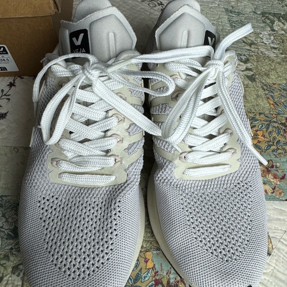 Veja Marlin V-Knit Chalk Pierre Sneakers Sz 9.5 - Picture 5 of 9